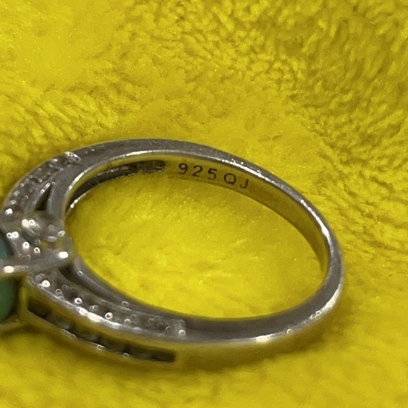 925 Sterling Silver QJ Stone Ring 💍 - Picture 4 of 5
